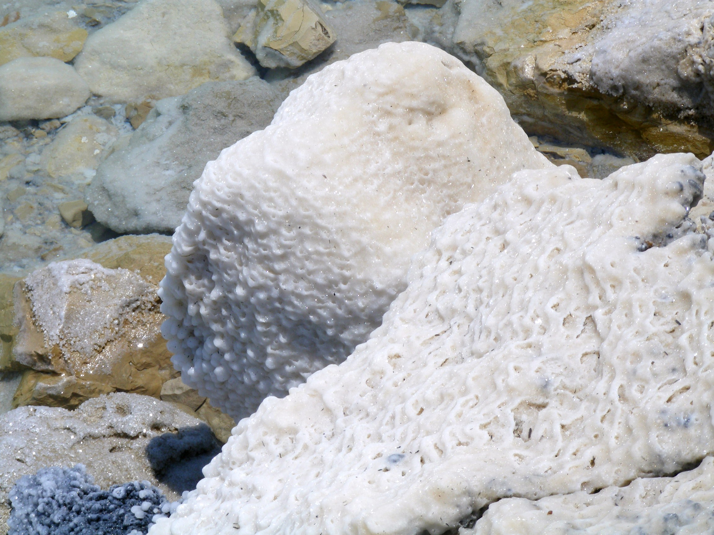 Smooth salt formation